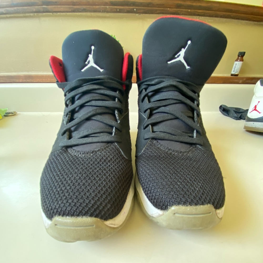 Jordan lift off black white